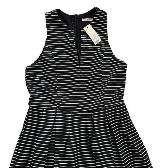 Mi Ami Black White Stripe Sleeveless Pockets Dress Size Medium NEW - Picture 7 of 12